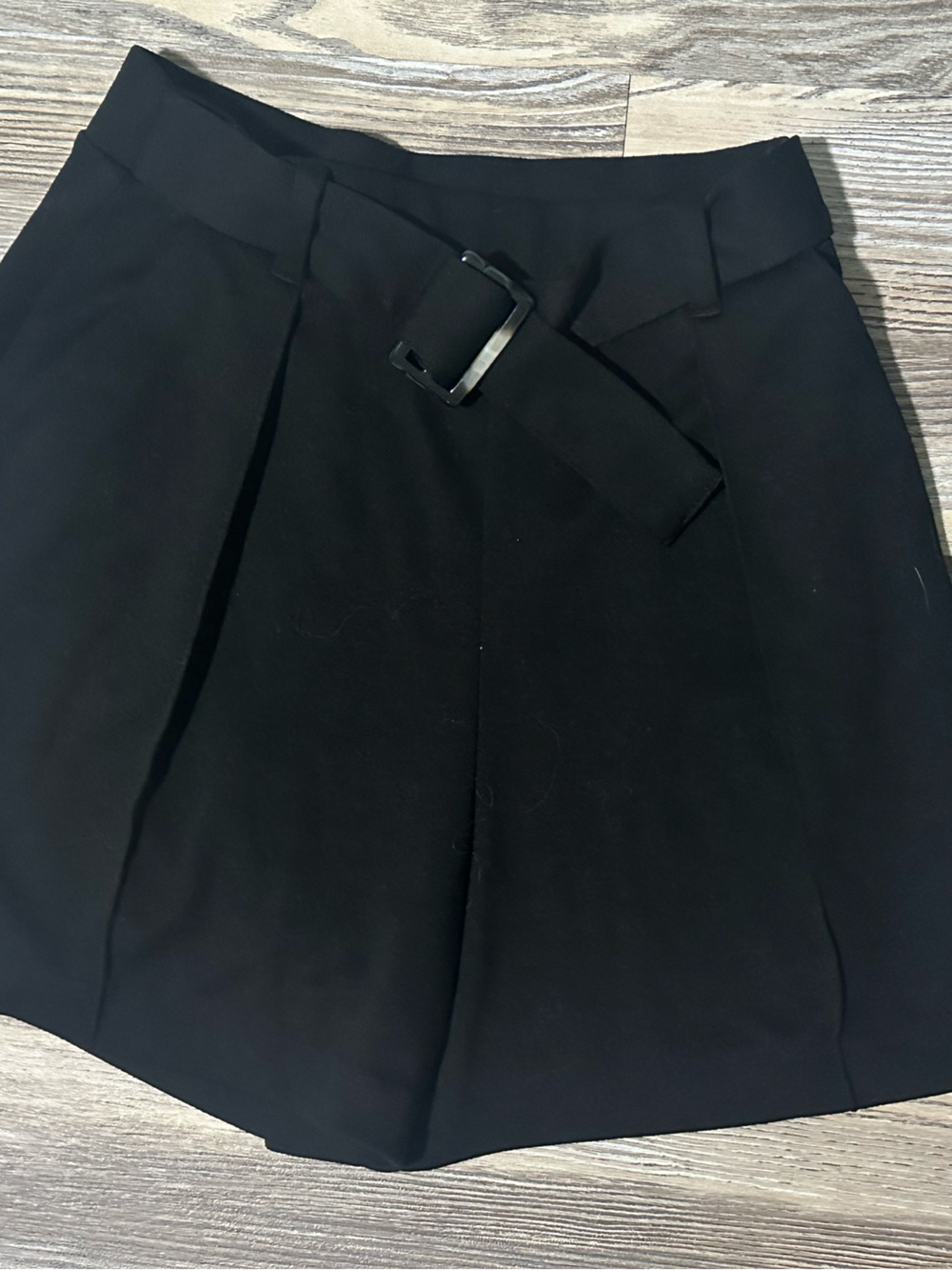 H&M Black High-Waist Belted Skort